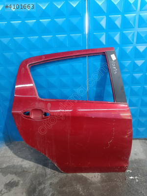 TOYOTA YARİS SAĞ ARKA KAPI 2012/2017