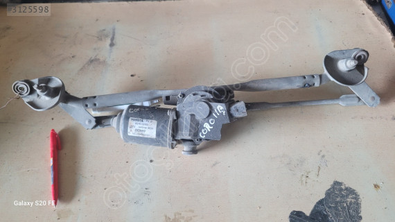 Toyota corolla ön cam silecek motoru
