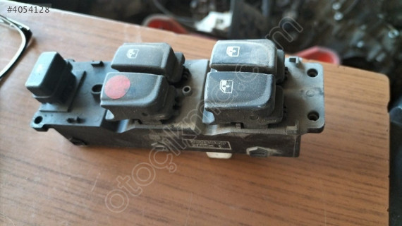 202008158 HYUNDAİ İ20 2009-2013 CAM DÜĞMESİ
