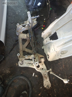 AUDİ A3 ÖN TRAVERS