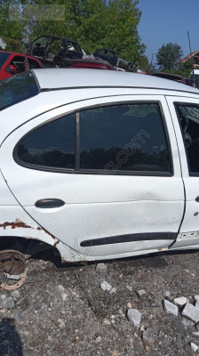 Megane 1 sağ arka kapı çıkma