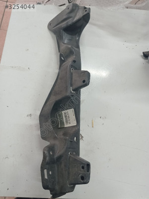 Renault kango 3 çamurluk baglanti breketi sol 631235857R