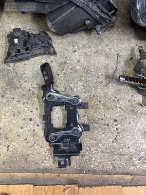 Focus sol ön şase ucu jx61 17c939