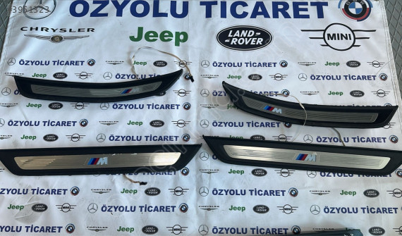 BMW G30 5 Serisi M Paket Eşik Bakaliti Plastiği