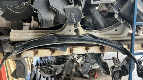 Honda civic Fc5 ön cam önü plastik bakalit ızgara