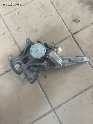 Hyundai i20 sol ön kapı cam krikosu