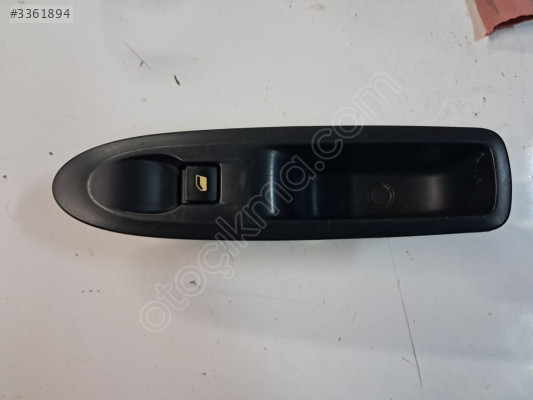 RENAULT CLİO 4 SAĞ ARKA CAM DÜĞMESİ