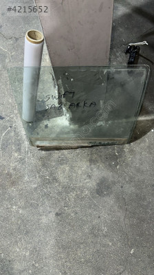 2011 SUZUKİ SWİFT SAĞ ARKA KAPI CAMI