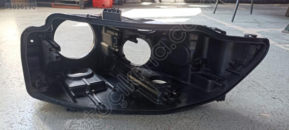 AUDİ A4 13-15 XENON SAĞ FAR KASASI
