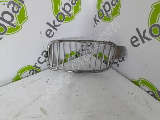 BMW 3 Serisi F30 2012-2019 Sağ Ön Böbrek Parçası 51137255412