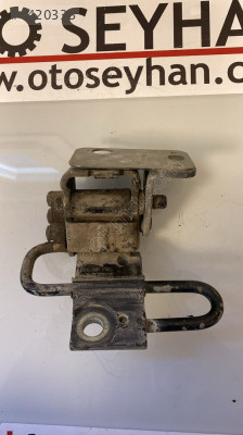 8E0831412E Audi A3 2010 sağ ön kapı alt menteşesi