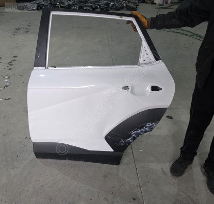 HYUNDAİ KONA BEYAZ SOL ARKA KAPI ORJINAL