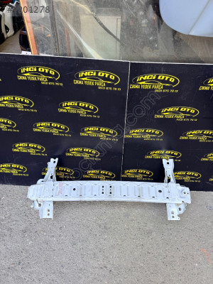 2024 Ford Fiesta Ford Courier Ön Tampon Demiri Çıkma Orjinal