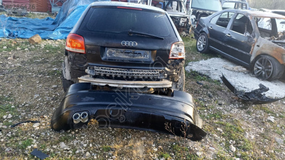 Audi A3 bagaj kapağı 2004 model