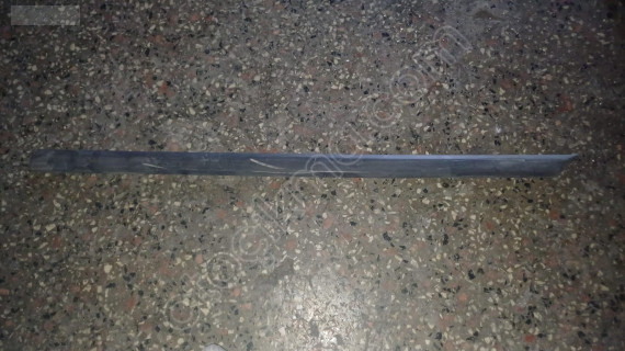 Peugeot 306 sol arka kapı çıtası