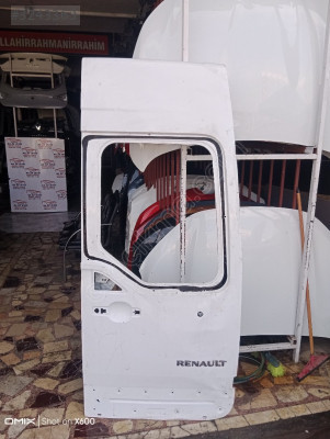 Renault Master bagaj kapağı