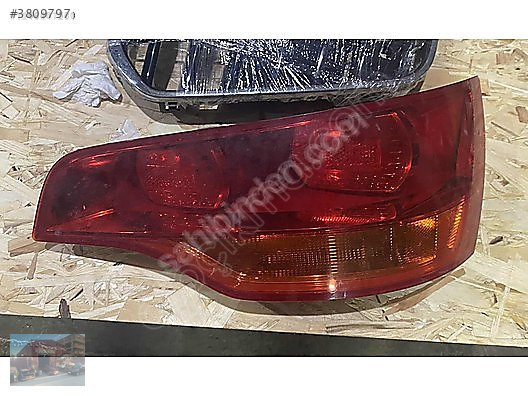 AUDİ Q7 ORJİNAL SAĞ ARKA STOP LAMBASI KUSURSUZ