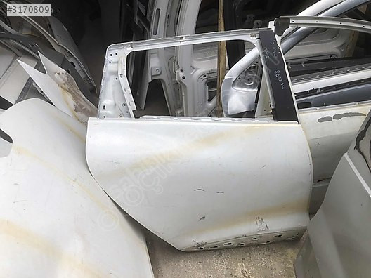 2015 clio 4 SW sağ arka kapı