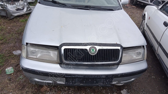 Skoda Octavia Mk1 motor kaputu macunlu yedek parça