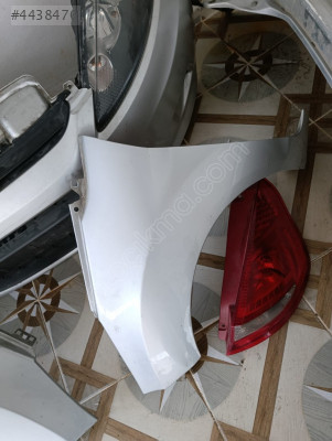 FORD FİESTA SOL ÖN ÇAMURLUK