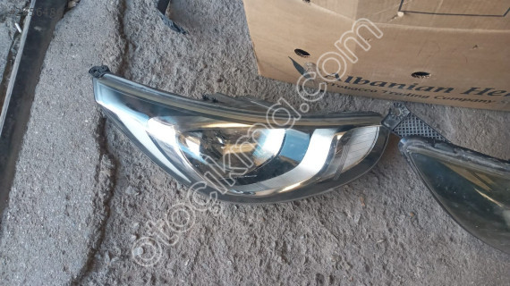 hyundai accent blue  sağ far