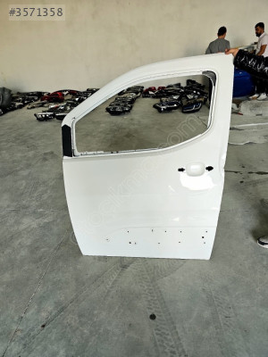PEUGEOT RİFTER BEYAZ SOL ÖN KAPI ORJINAL LOKALLIK