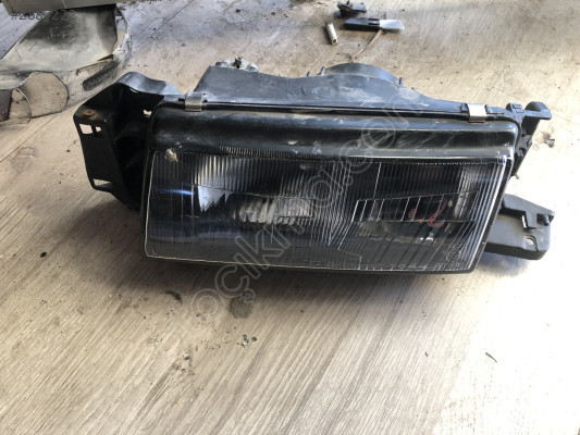 Mazda 323 sağ far
