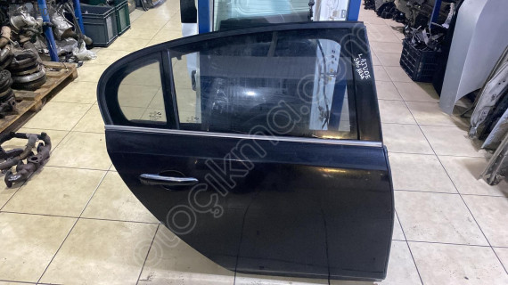 RENAULT LATİTUDE SOL ARKA KAPI
