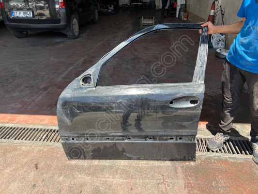 MERCEDES C SERİSİ W203 KASA SİYAH SOL ÖN KAPI ORJINAL LOKALLIK