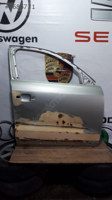 Audi Q3 Orjinal Sağ Ön Kapı Çıkma Parça - Kod: 8U0831125B