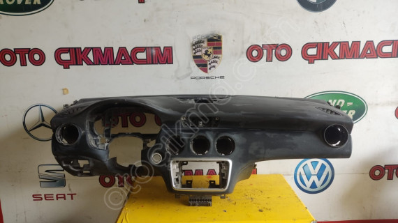 MERCEDES A 180 GÖĞÜSLÜK