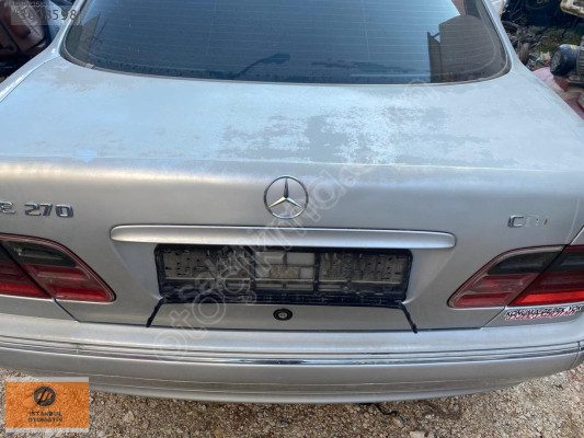 MERCEDES E270 W210 BAGAJ KAPAĞI 