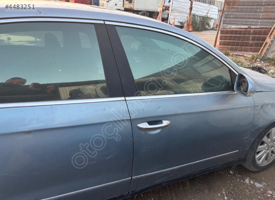 Volkswagen Passat sağ ön kapı