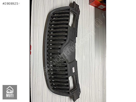 Skoda Fabia Ön panjur + CROM CITA (5J0853668)