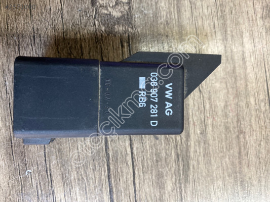 Kızdırma Rölesi 038907281D WWCaddy-Passat -A3-Crafter-Touran