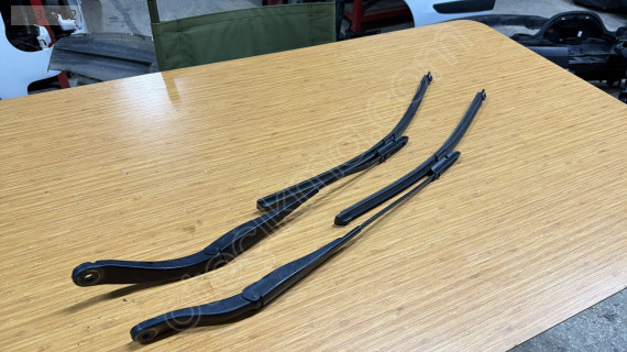 2018-23 MODEL DACIA DUSTER ORJ ÇIKMA CAM SİLGİ KOLU