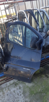 RENAULT TRAFİK 2 SAĞ ÖN KAPI