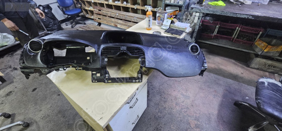 Renault kangoo 3 Airbag üstünde temiz ön göğüs