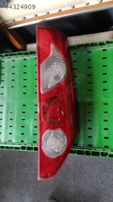 Renault Kango3 sağ stop lambası orijinal duy üzerinde