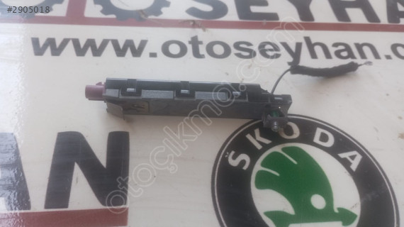 5F4035225A Seat Leon 2015 bagaj anten güçlendirici