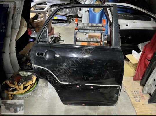 KİA SORENTO SAĞ ARKA KAPI ORJİNAL ÇIKMA