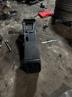 VOLKSWAGEN PASSAT B8,5 VİTES KONSOLU