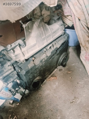 Audi A4 2000 TDI motor üst silindir kapağı