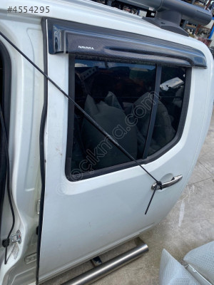 nissan navara 2010 çıkma sol arka kapı (son fiyat)