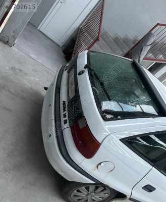 Opel Astra f bagaj kapağı