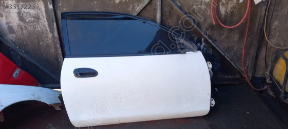 Çıkma mazda 323 practica sağ ön kapı