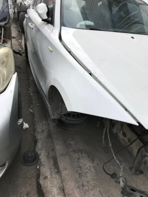 BMW E87 Sağ ön çamurluk