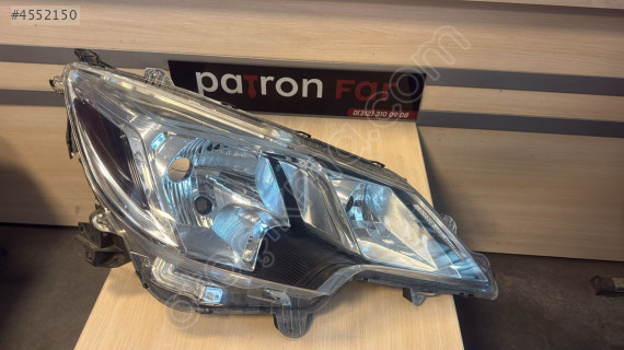 Mitsubishi SPACESTAR SAĞ FAR ORJİNAL