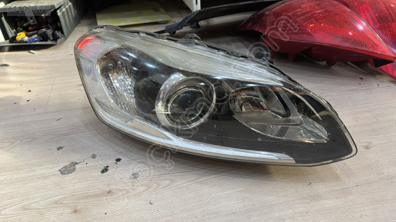 VOLVO XC60 XENON SAĞ FAR 31420258
