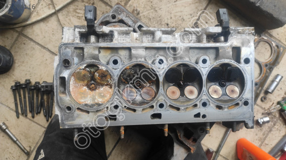 Volkswagen Polo 1.4 16 valf silindir kapağı